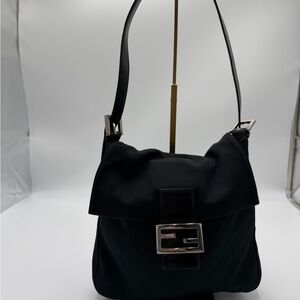 fendi Elegant Black Shoulder Bag